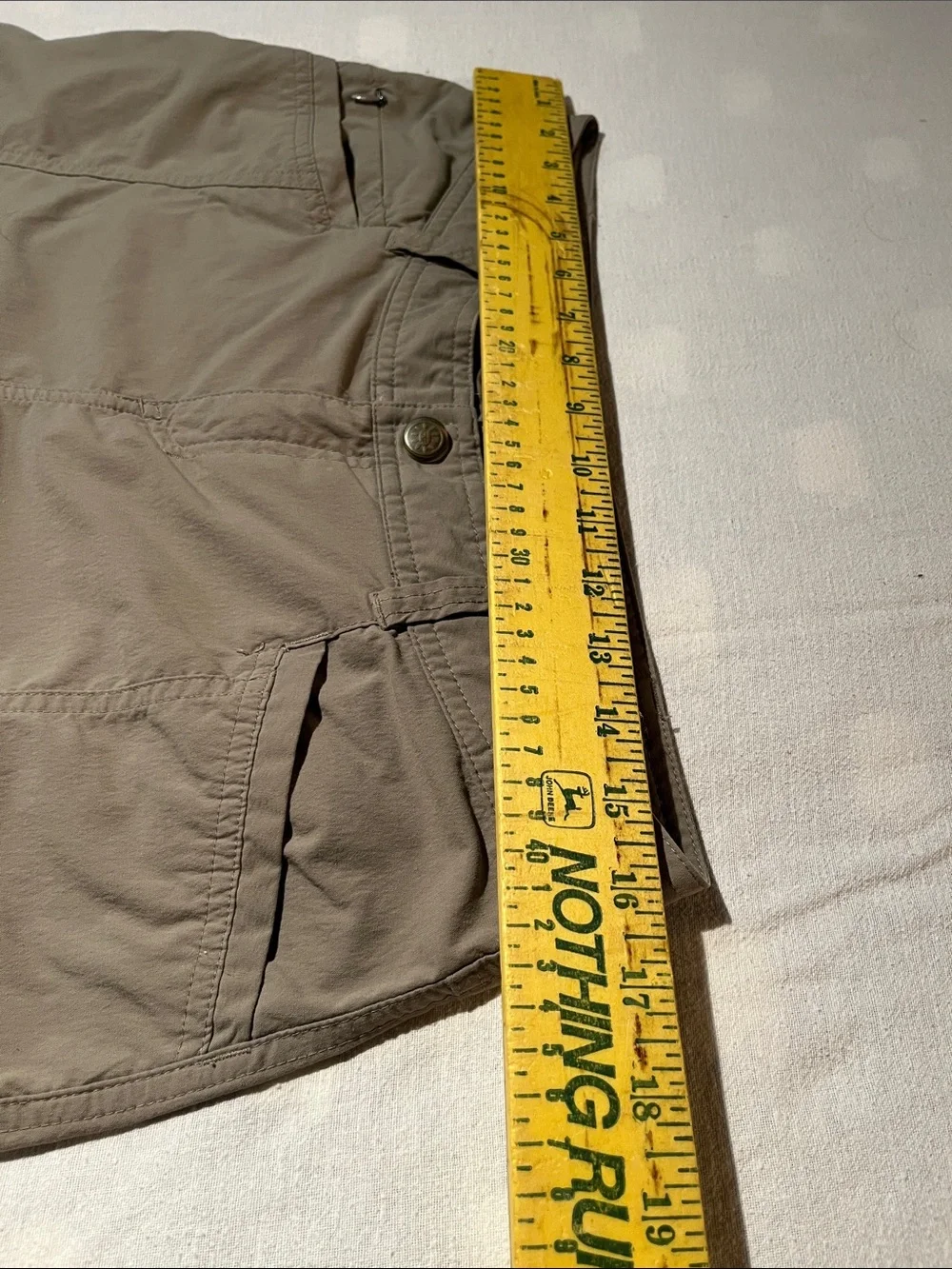 Royal Robbins Stretchy Quick Dry Discovery Hiking Shorts in Tan - Size 8